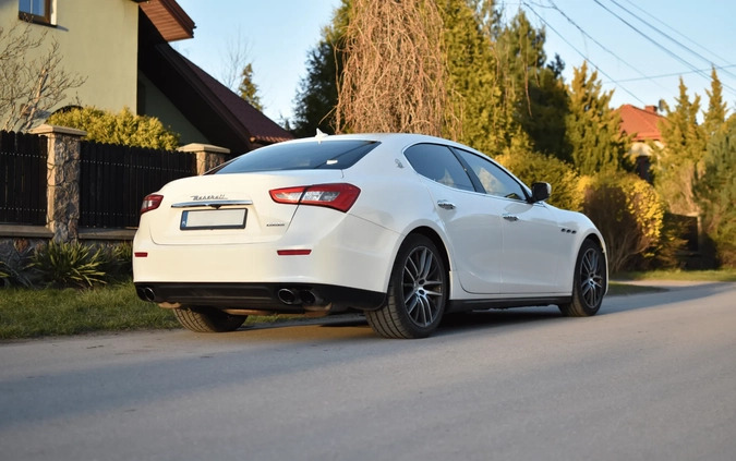 Maserati Ghibli cena 89790 przebieg: 123840, rok produkcji 2015 z Warszawa małe 191